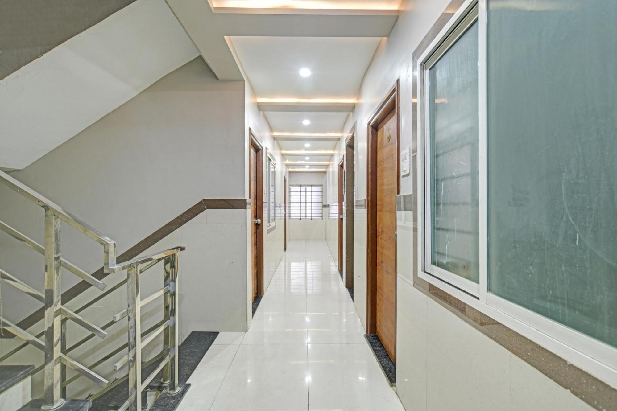 Hotel O Blue Wings 印多尔 外观 照片