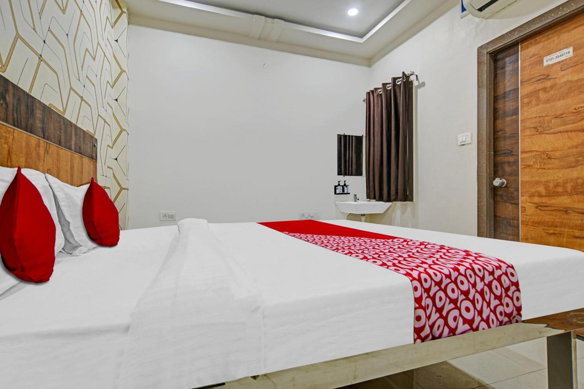 Hotel O Blue Wings 印多尔 外观 照片