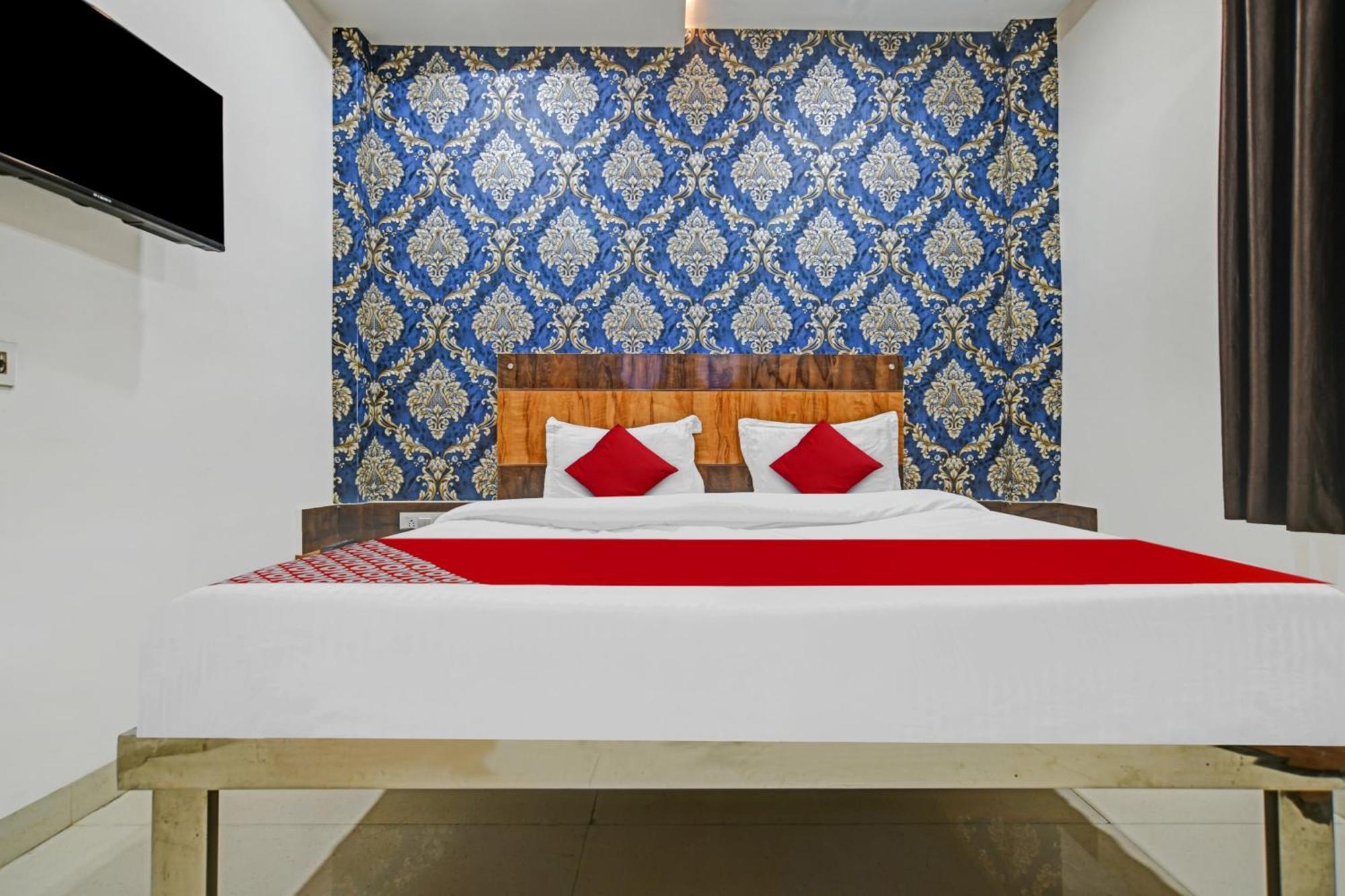 Hotel O Blue Wings 印多尔 外观 照片
