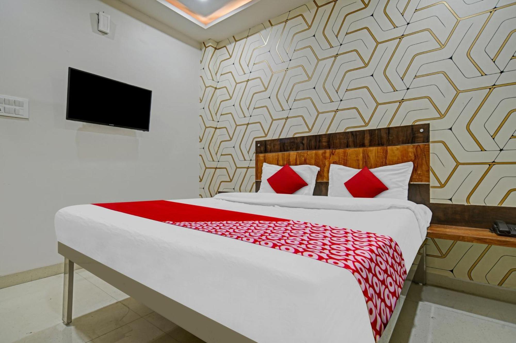 Hotel O Blue Wings 印多尔 外观 照片