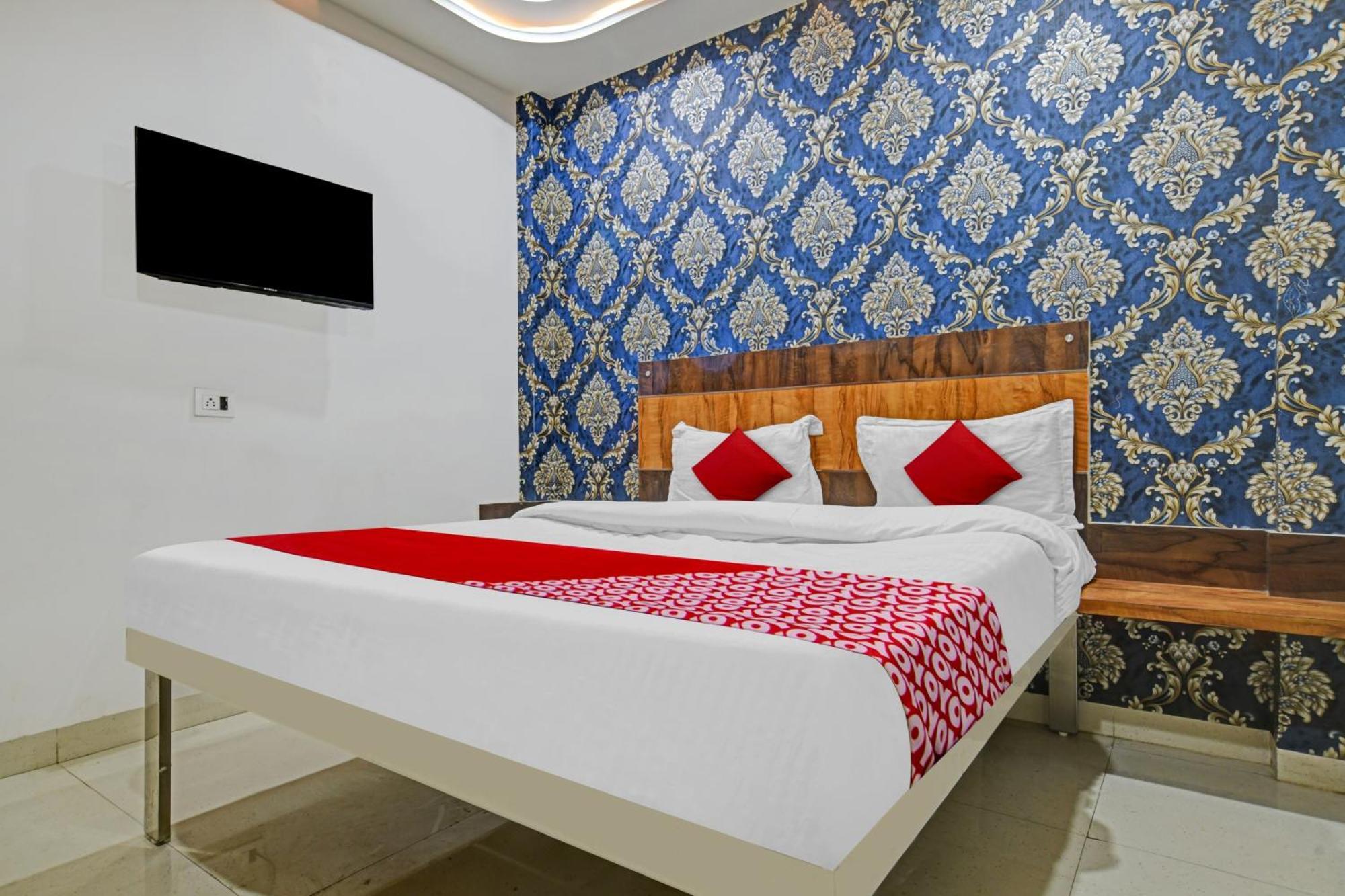 Hotel O Blue Wings 印多尔 外观 照片