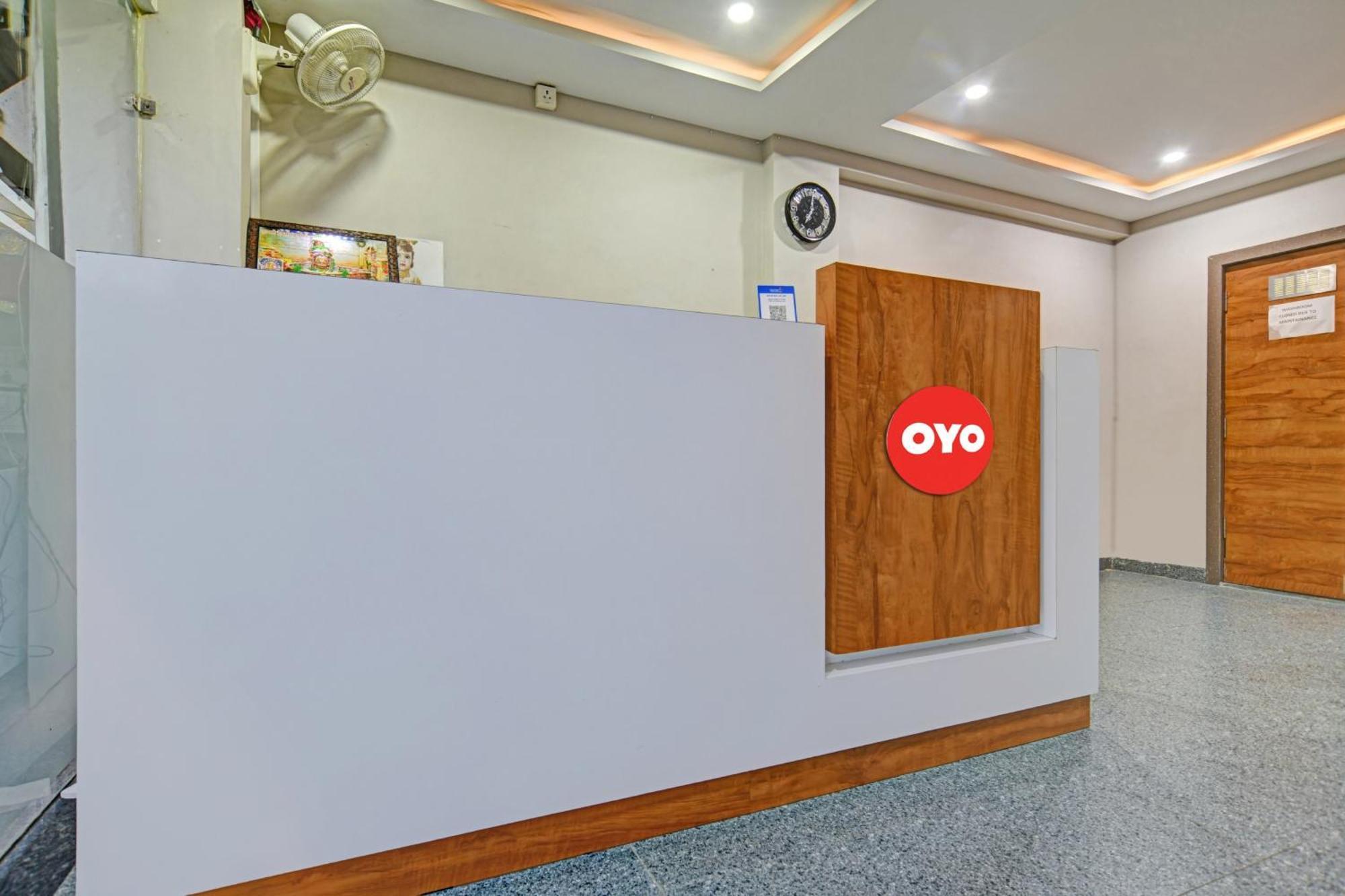 Hotel O Blue Wings 印多尔 外观 照片